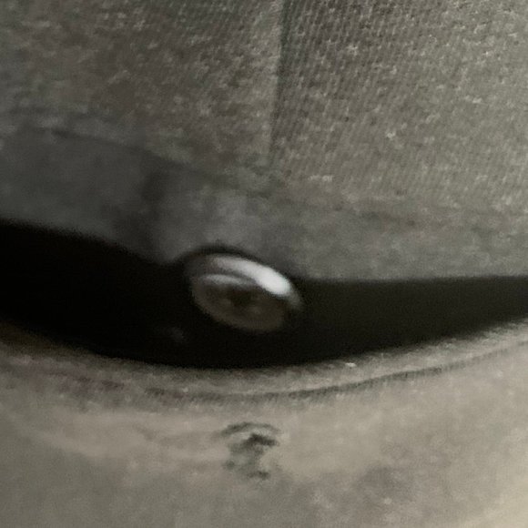 T40 Haggar Men’s Black Pleated & Cuffed Dress Pant, 42wx30L (never worn) NWOT - Picture 6 of 7